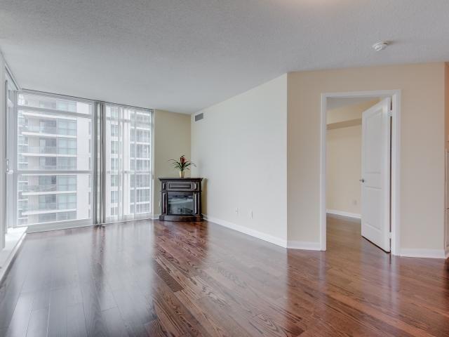 1405 - 225 Sherway Gardens Rd, Condo with 2 bedrooms, 2 bathrooms and 1 parking in Toronto ON | Image 4