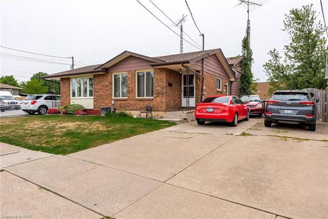 54 Seymour Avenue, House semidetached with 5 bedrooms, 2 bathrooms and null parking in St. Catharines ON | Image 9