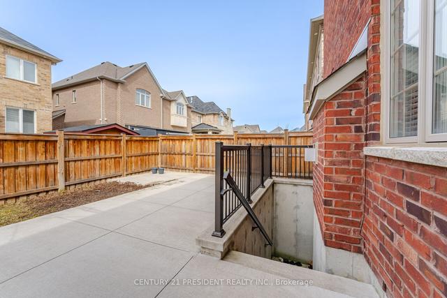 10 Poco St, House detached with 4 bedrooms, 5 bathrooms and 6 parking in Brampton ON | Image 32