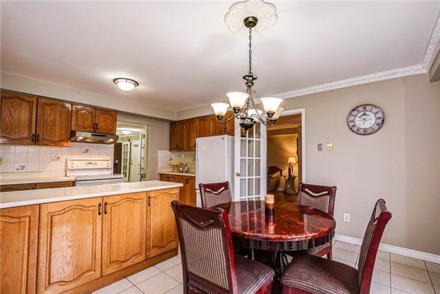16 Coles Ave, House detached with 4 bedrooms, 4 bathrooms and 2 parking in Ajax ON | Image 4
