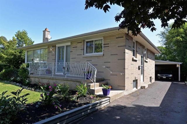 36 Exeter Rd, House detached with 3 bedrooms, 2 bathrooms and 3 parking in Ajax ON | Image 1