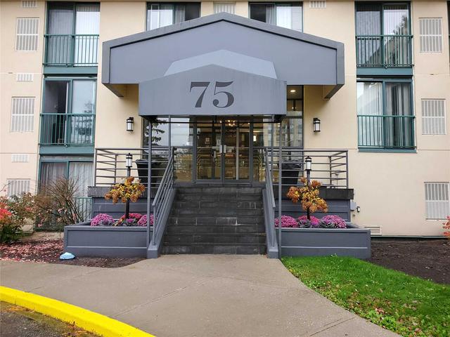 1510 - 75 Ellen St, Condo with 2 bedrooms, 2 bathrooms and 2 parking in Barrie ON | Card Image