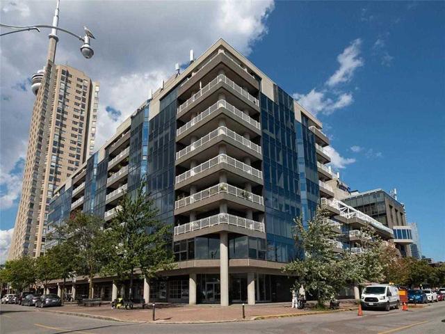 404 - 251 Queens Quay W, Condo with 2 bedrooms, 2 bathrooms and 1 parking in Toronto ON | Image 12