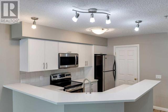 105, - 923 15 Avenue Sw, Condo with 2 bedrooms, 2 bathrooms and 1 parking in Calgary AB | Image 3