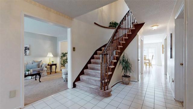 40 Claxton Rd, House detached with 4 bedrooms, 3 bathrooms and 6 parking in Markham ON | Image 5