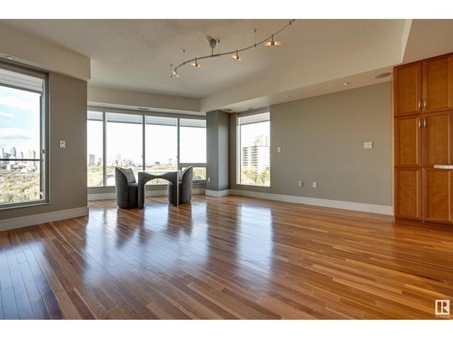 602 - 10035 Saskatchewan Dr Nw, Condo with 2 bedrooms, 2 bathrooms and 2 parking in Edmonton AB | Image 8