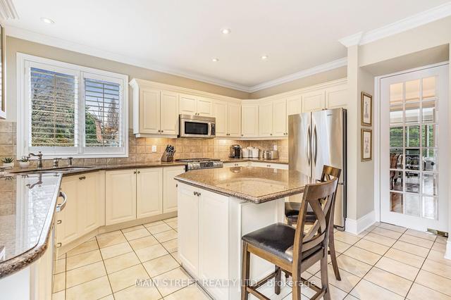 693 Foxcroft Blvd, House detached with 4 bedrooms, 5 bathrooms and 6 parking in Newmarket ON | Image 2