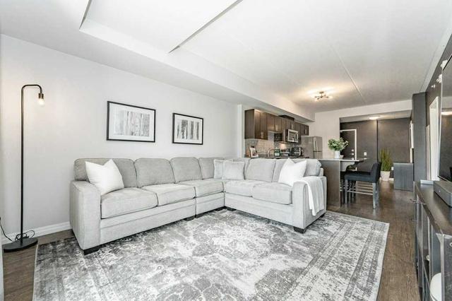 308 - 35 Kingsbury Sq, Condo with 2 bedrooms, 2 bathrooms and 1 parking in Guelph ON | Image 10