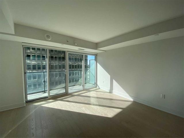 1611 - 955 Bay St, Condo with 0 bedrooms, 1 bathrooms and 0 parking in Toronto ON | Image 6