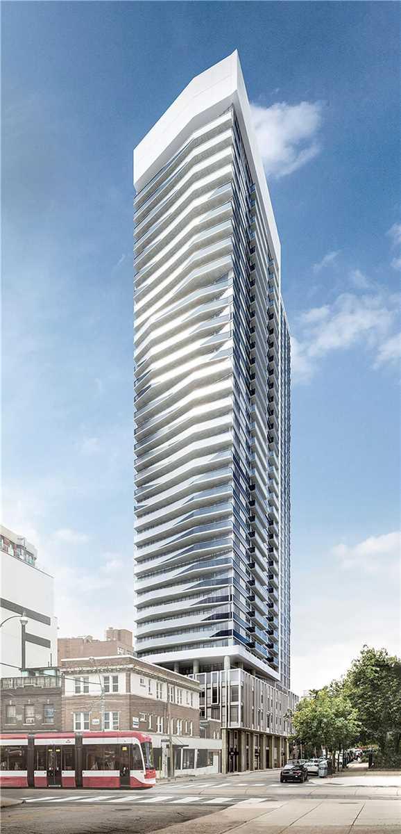809 - 77 Mutual St, Condo with 2 bedrooms, 1 bathrooms and 0 parking in Toronto ON | Image 1