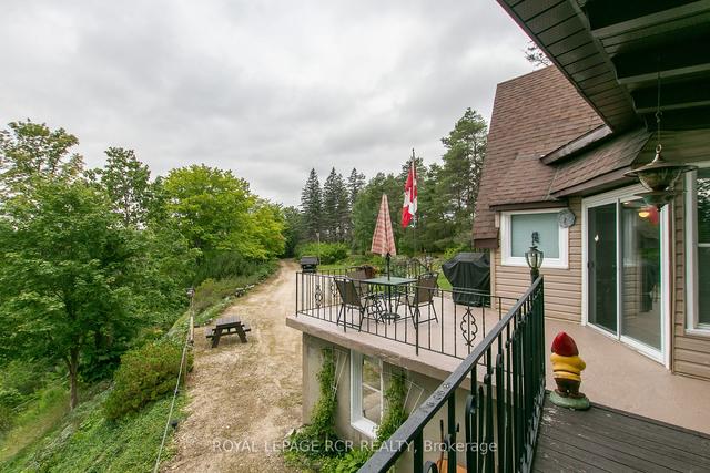 400454 Grey Road 4 Rd, House detached with 3 bedrooms, 1 bathrooms and 10 parking in Grey Highlands ON | Image 2