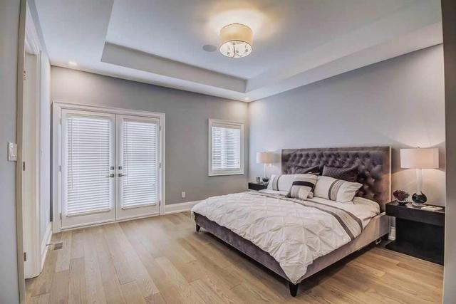 433 Belsize Dr, House detached with 4 bedrooms, 4 bathrooms and 2 parking in Toronto ON | Image 5