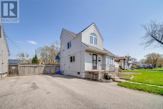 1776 Bernard, House detached with 4 bedrooms, 2 bathrooms and null parking in Windsor ON | Image 2