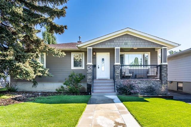 3220 24a Street Sw, House detached with 4 bedrooms, 2 bathrooms and 3 parking in Calgary AB | Image 3