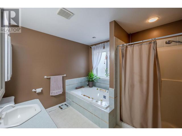 137 - 1458 Penticton Avenue, House attached with 3 bedrooms, 1 bathrooms and 1 parking in Penticton BC | Image 19