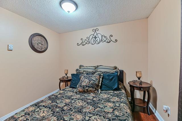 21 Hapsburg Sq, House detached with 3 bedrooms, 2 bathrooms and 4 parking in Brampton ON | Image 14