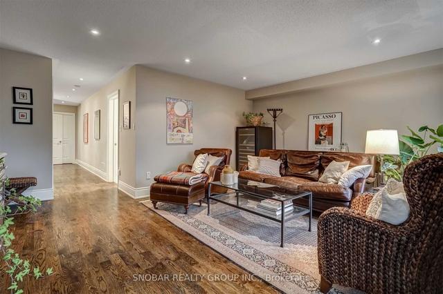 15 - 208 La Rose Ave, Townhouse with 3 bedrooms, 4 bathrooms and 2 parking in Toronto ON | Image 17