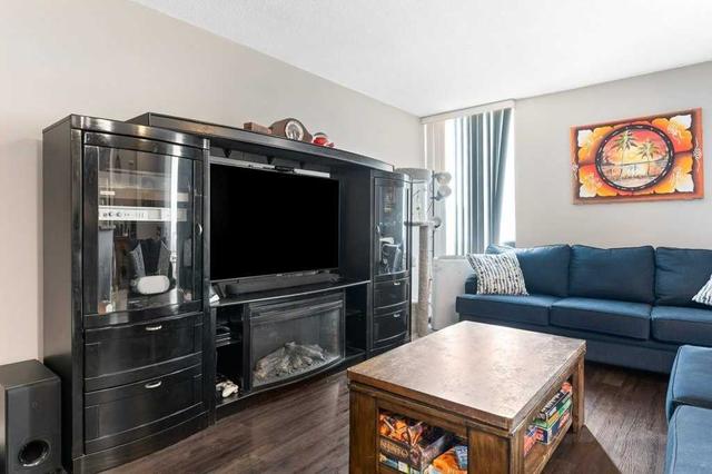 506 - 75 Glenburn Crt, Condo with 2 bedrooms, 1 bathrooms and 1 parking in Hamilton ON | Image 5