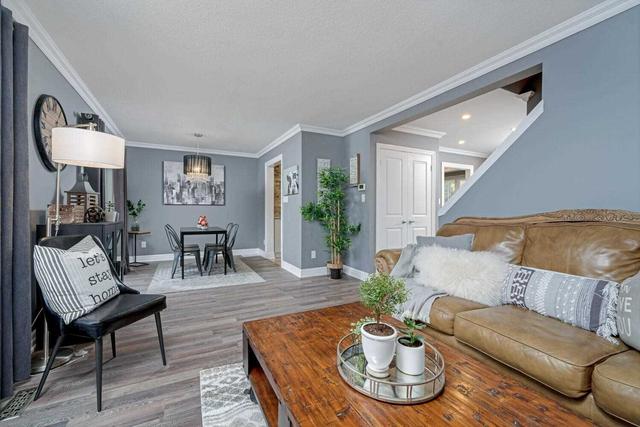 803 Laurier Ave, House semidetached with 3 bedrooms, 3 bathrooms and 3 parking in Milton ON | Image 5