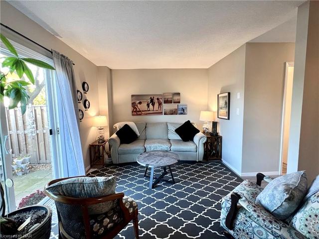 14 - 65 Dorchester Boulevard, House attached with 3 bedrooms, 1 bathrooms and null parking in St. Catharines ON | Image 17