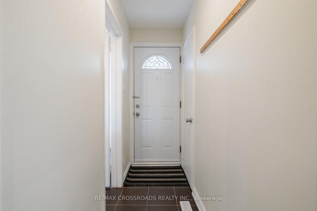 114 Fenside Dr, House semidetached with 4 bedrooms, 2 bathrooms and 3 parking in Toronto ON | Image 20