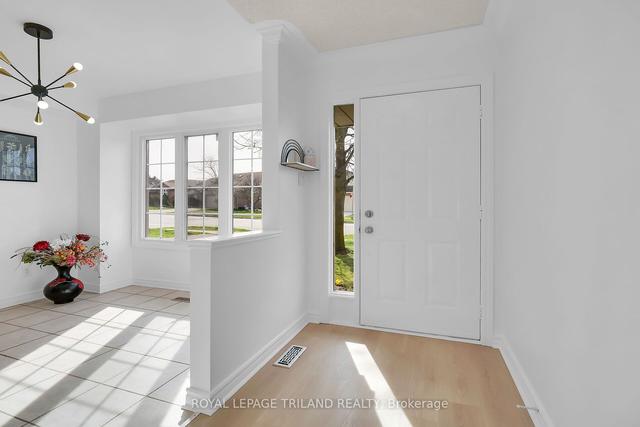 44 - 410 Ambleside Dr, Townhouse with 3 bedrooms, 4 bathrooms and 2 parking in London ON | Image 1