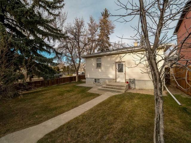 2003 2 Avenue N, House detached with 4 bedrooms, 2 bathrooms and 1 parking in Lethbridge AB | Image 12
