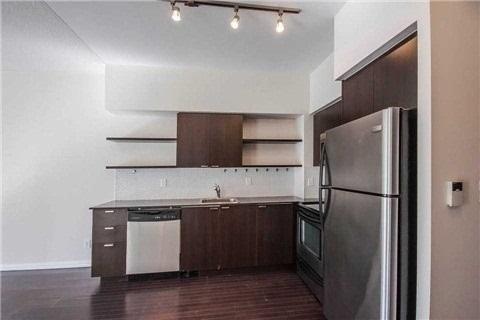 820 - 35 Hayden St, Condo with 1 bedrooms, 1 bathrooms and 0 parking in Toronto ON | Image 2
