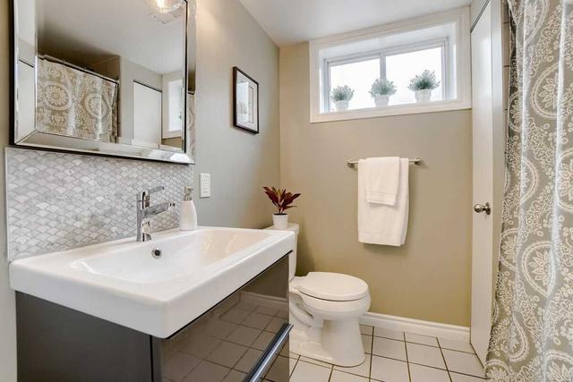 253 Simon Dr, House detached with 3 bedrooms, 2 bathrooms and 3 parking in Burlington ON | Image 30