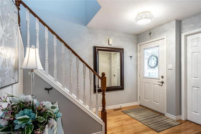 1325 Reardon Boulevard, House semidetached with 3 bedrooms, 2 bathrooms and 3 parking in London ON | Image 3