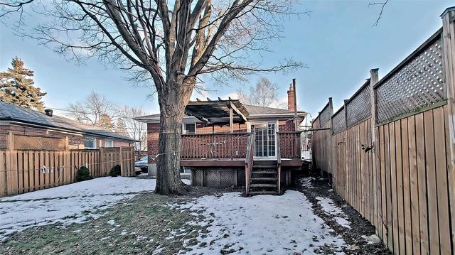 134 Confederation Dr, House detached with 3 bedrooms, 2 bathrooms and 4 parking in Toronto ON | Image 26
