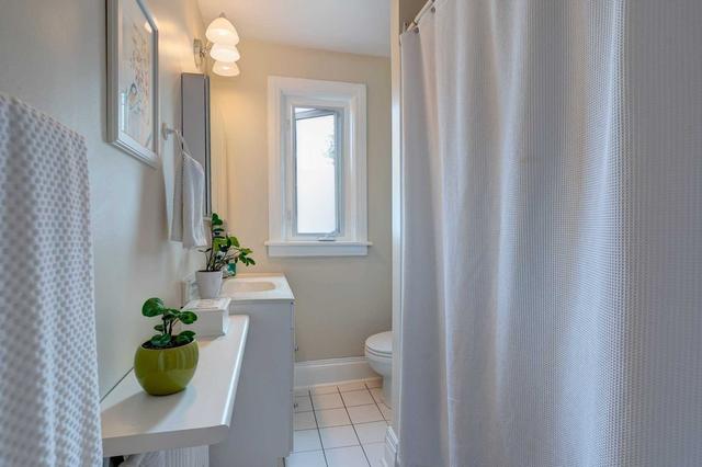 upper - 3 Leuty Ave, House detached with 2 bedrooms, 1 bathrooms and 1 parking in Toronto ON | Image 14