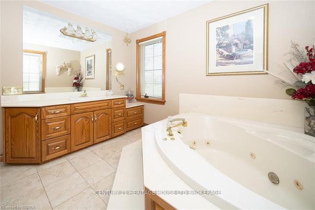 3628 Concession Dr, House detached with 3 bedrooms, 2 bathrooms and 8 parking in Southwest Middlesex ON | Image 10