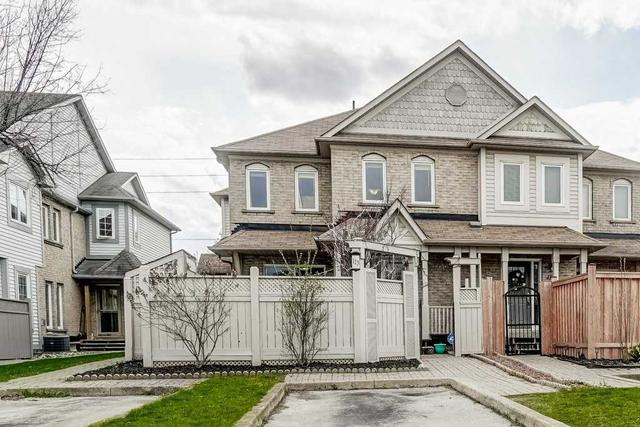 113 Chipmunk Cres, House attached with 3 bedrooms, 3 bathrooms and 2 parking in Brampton ON | Image 1