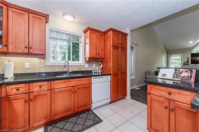 2 Terraview Crescent, House attached with 4 bedrooms, 3 bathrooms and 4 parking in Guelph ON | Image 8