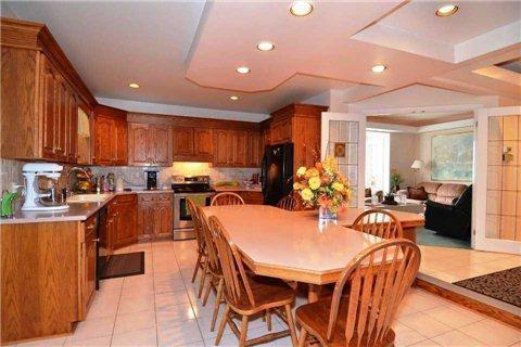 19 Pine St, House detached with 4 bedrooms, 3 bathrooms and 4 parking in St. Catharines ON | Image 11