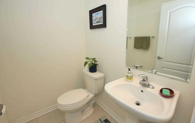28 Fusilier Dr, House attached with 2 bedrooms, 3 bathrooms and 3 parking in Toronto ON | Image 21