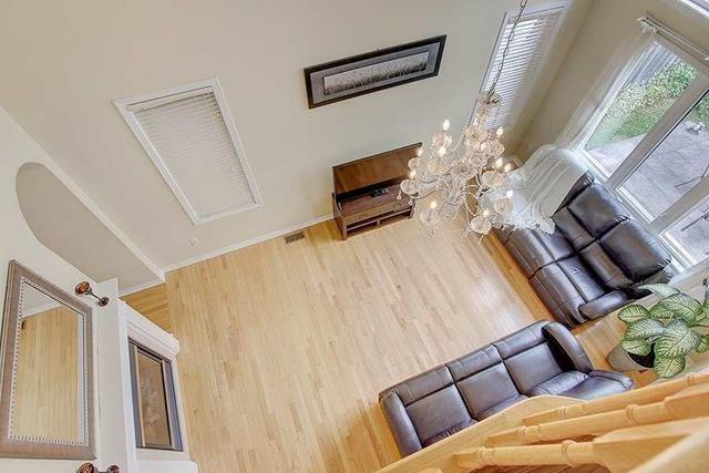 7 Nichols Blvd, House detached with 4 bedrooms, 5 bathrooms and 5 parking in Markham ON | Image 4