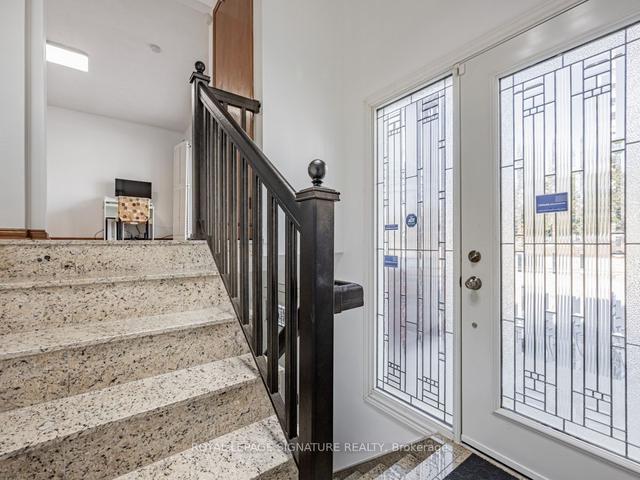 51 Wedge Crt, House semidetached with 3 bedrooms, 2 bathrooms and 4 parking in Toronto ON | Image 13