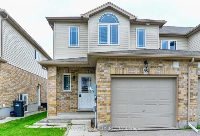 38 Clough Cres, House attached with 3 bedrooms, 4 bathrooms and 3 parking in Guelph ON | Image 1