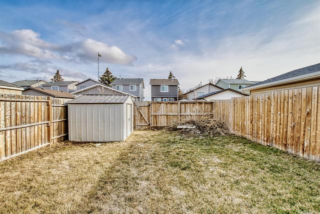 126 Martinbrook Road Ne, House detached with 3 bedrooms, 2 bathrooms and 2 parking in Calgary AB | Image 24