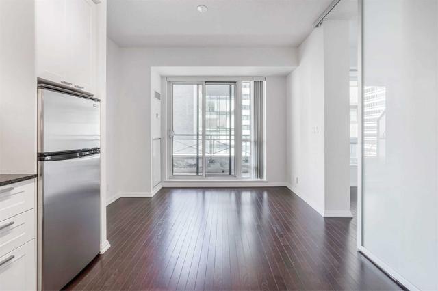 913 - 35 Hayden St, Condo with 1 bedrooms, 1 bathrooms and 0 parking in Toronto ON | Image 19