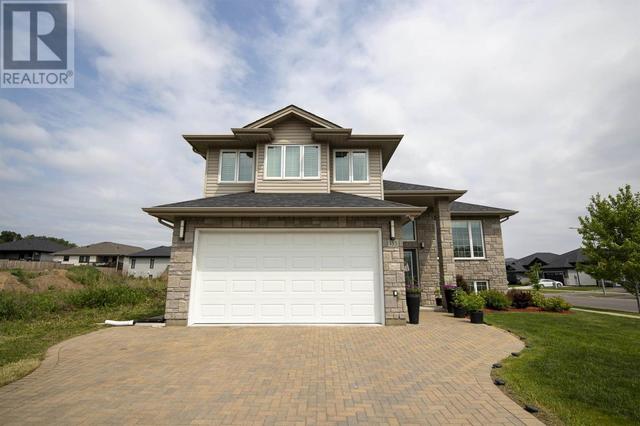 183 Sunflower St, House detached with 5 bedrooms, 3 bathrooms and null parking in Thunder Bay ON | Image 40