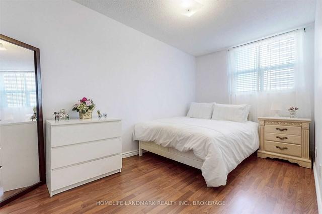 517 - 5 Parkway Forest Dr, Condo with 3 bedrooms, 2 bathrooms and 1 parking in Toronto ON | Image 11