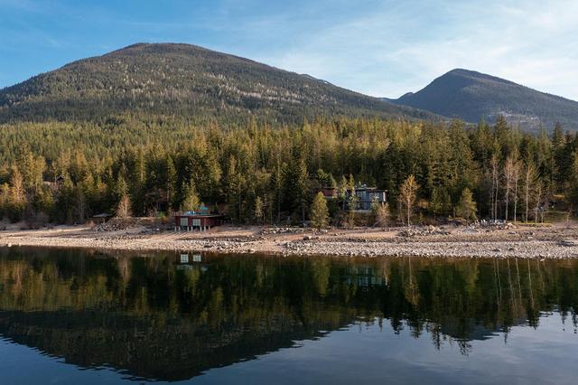 285 Kootenay Lake Road, House detached with 3 bedrooms, 4 bathrooms and 2 parking in Central Kootenay E BC | Image 9