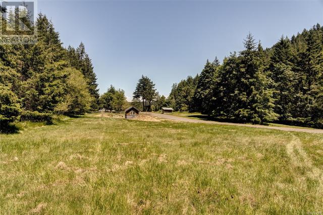 215 Easthom Rd, House detached with 5 bedrooms, 3 bathrooms and 20 parking in Nanaimo B BC | Image 38