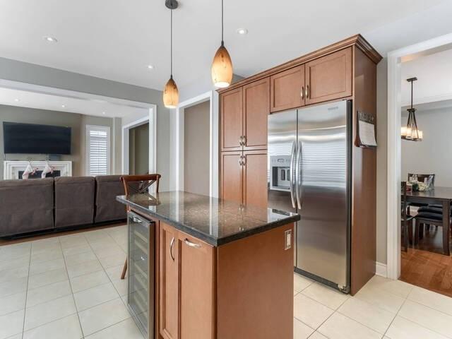 30 Lookout Crt, House detached with 4 bedrooms, 4 bathrooms and 6 parking in Halton Hills ON | Image 5