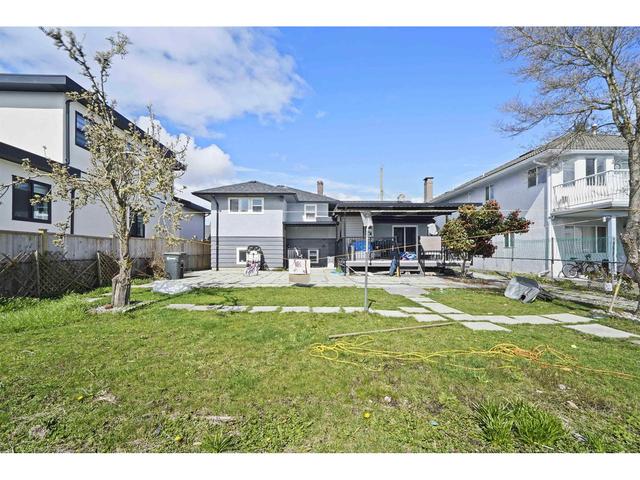 7768 18th Avenue, House detached with 5 bedrooms, 3 bathrooms and null parking in Burnaby BC | Card Image