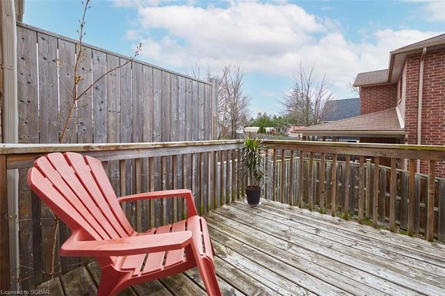 18 Owen Street, House attached with 3 bedrooms, 2 bathrooms and 3 parking in Penetanguishene ON | Image 11