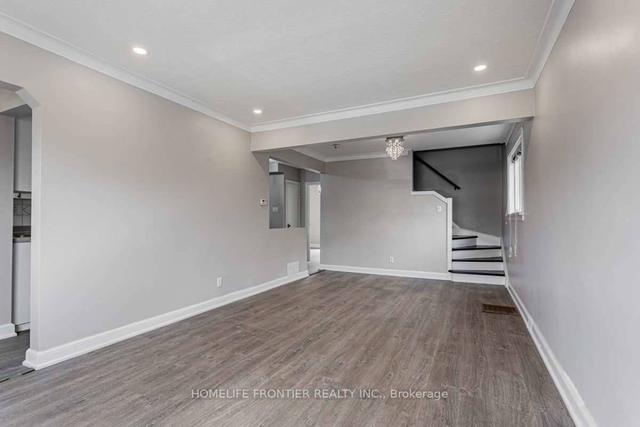 19 Westchester St, House detached with 3 bedrooms, 1 bathrooms and 2 parking in Toronto ON | Image 12